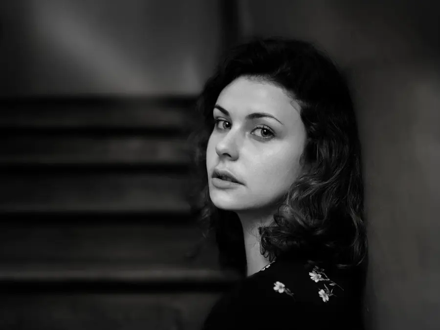 Come l’acqua per il cioccolato: significato e origine di un’espressione che racconta il linguaggio delle emozioni