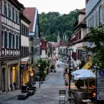 Il ritorno del negozio sotto casa: cosa rivela la fotografia urbana scattata da Confcommercio–SWG