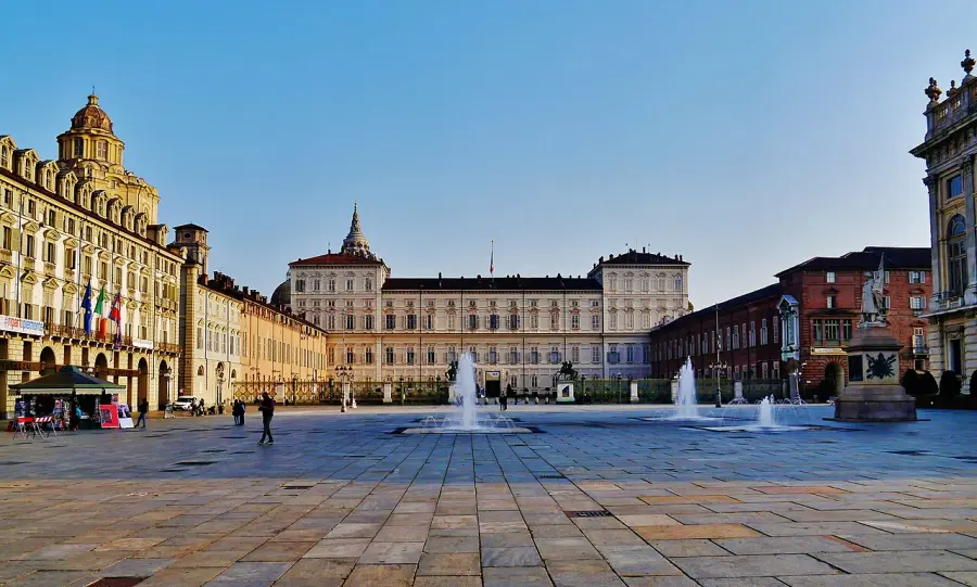 Torino, la Polizia di Stato scende in piazza con mezzi, tecnologie e progetti educativi