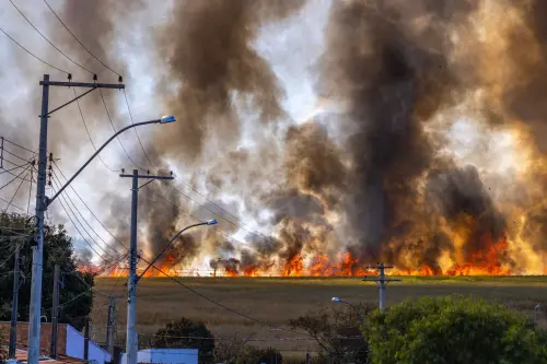 Incendio a Calliano Monferrato, Arpa monitora l’aria