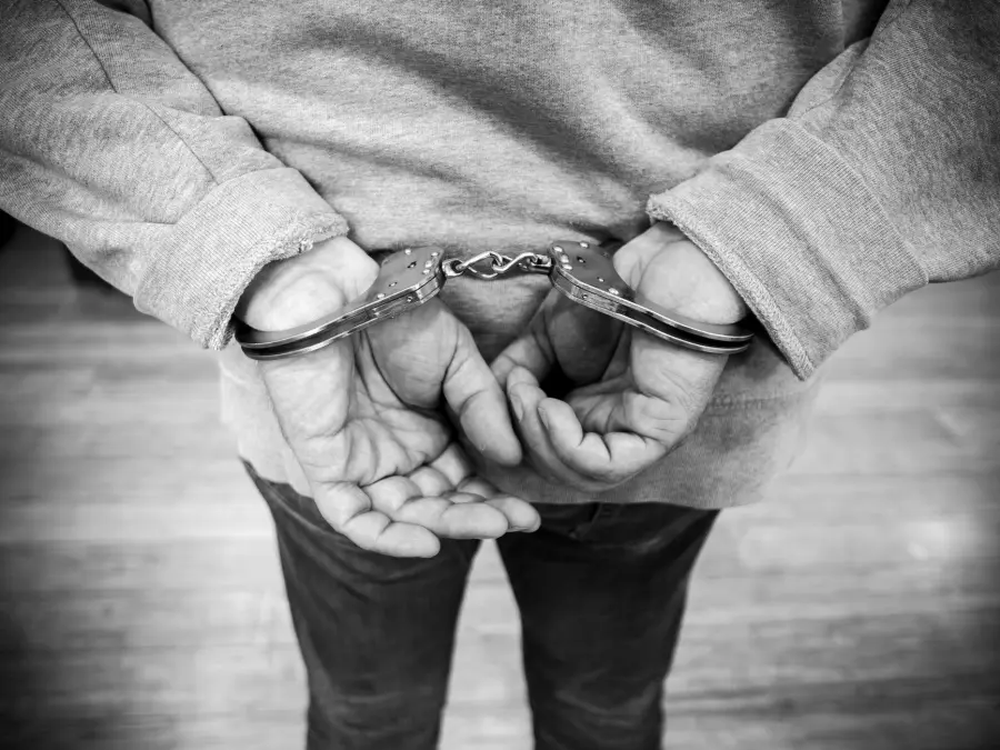 Torino, furti nei negozi a Ferragosto: tre arresti