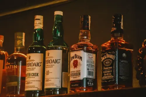 Alcol ai minori, multe fino a 2.000 euro e stop all’attività