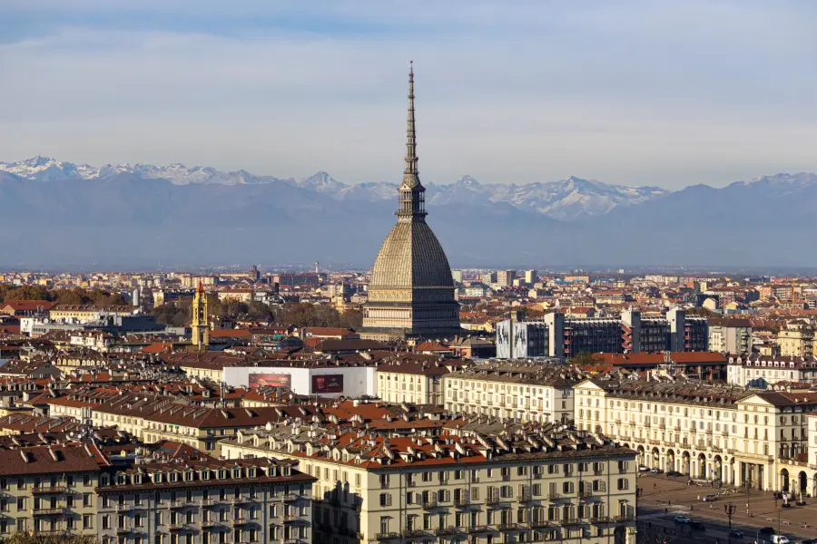 Torino, nuova via Roma pedonale: festa con 100 negozi aperti