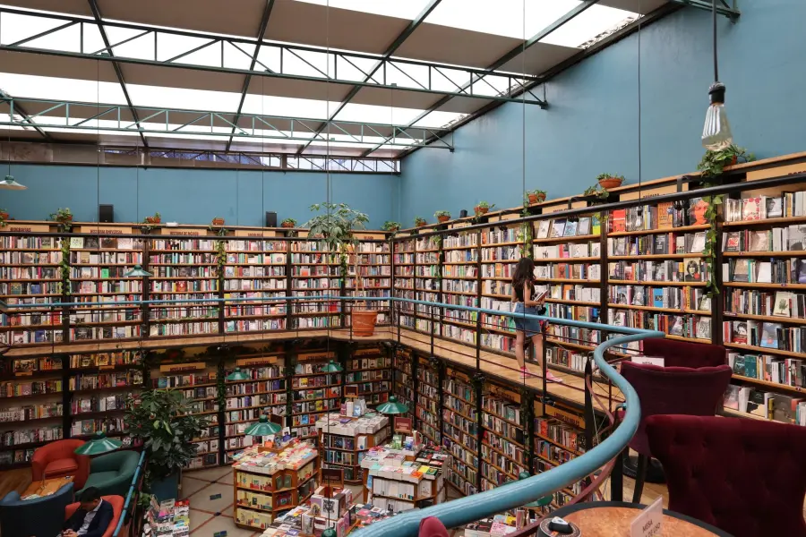 Torino, apre il 14 ottobre la Biblioteca Umberto Eco: 60mila volumi